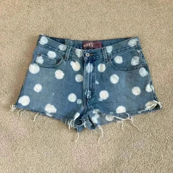 Levi’s relaxed fit 550 polka dot high rise shorts in size 29 - Picture 1 of 6